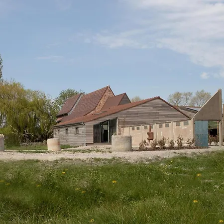 Landelijk In Met Tuin En Vijver Dom wakacyjny Diksmuide