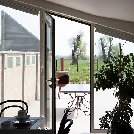 Landelijk In Met Tuin En Vijver Dom wakacyjny Diksmuide